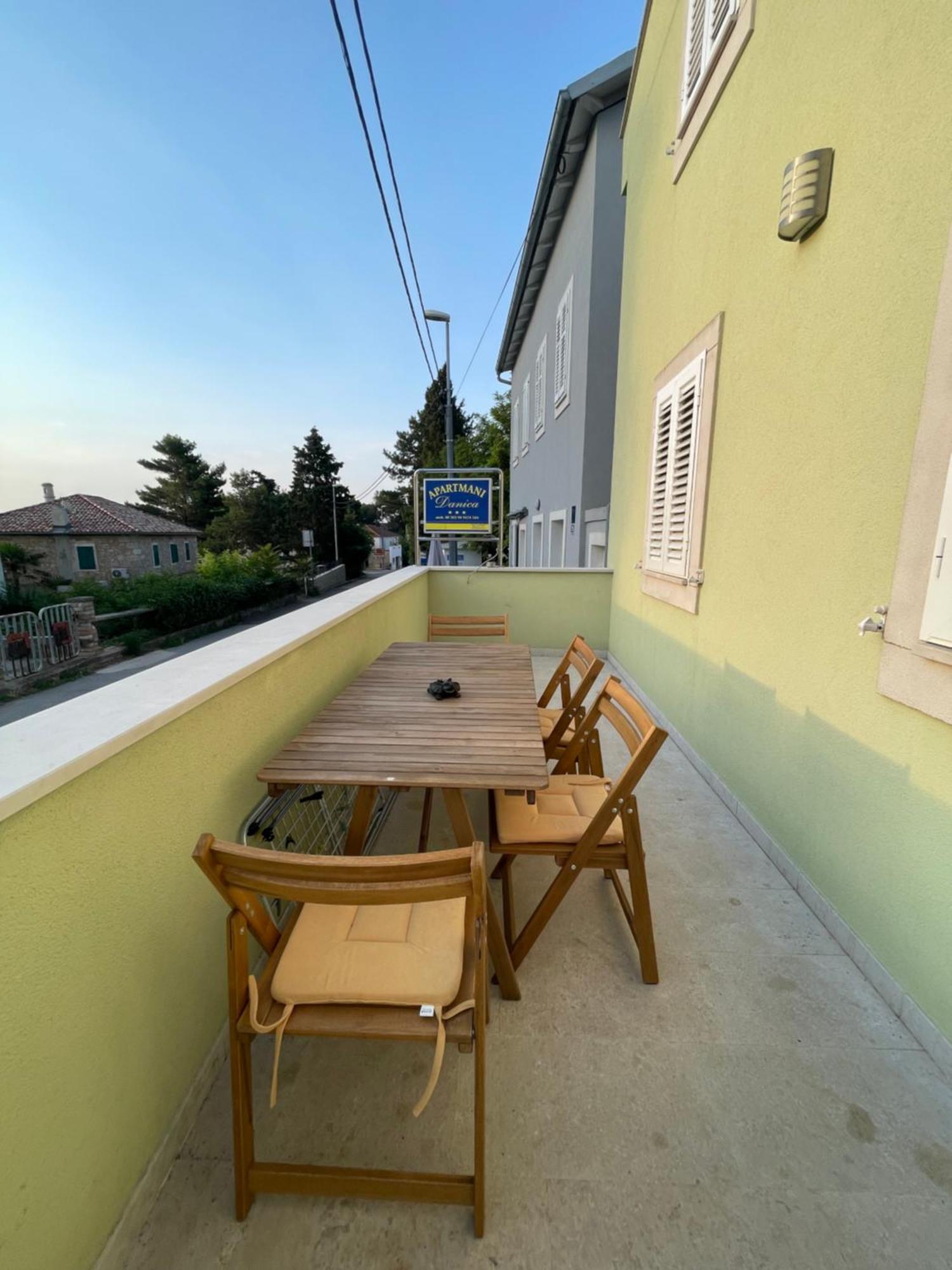 Apartmani Danica Nerezine Buitenkant foto