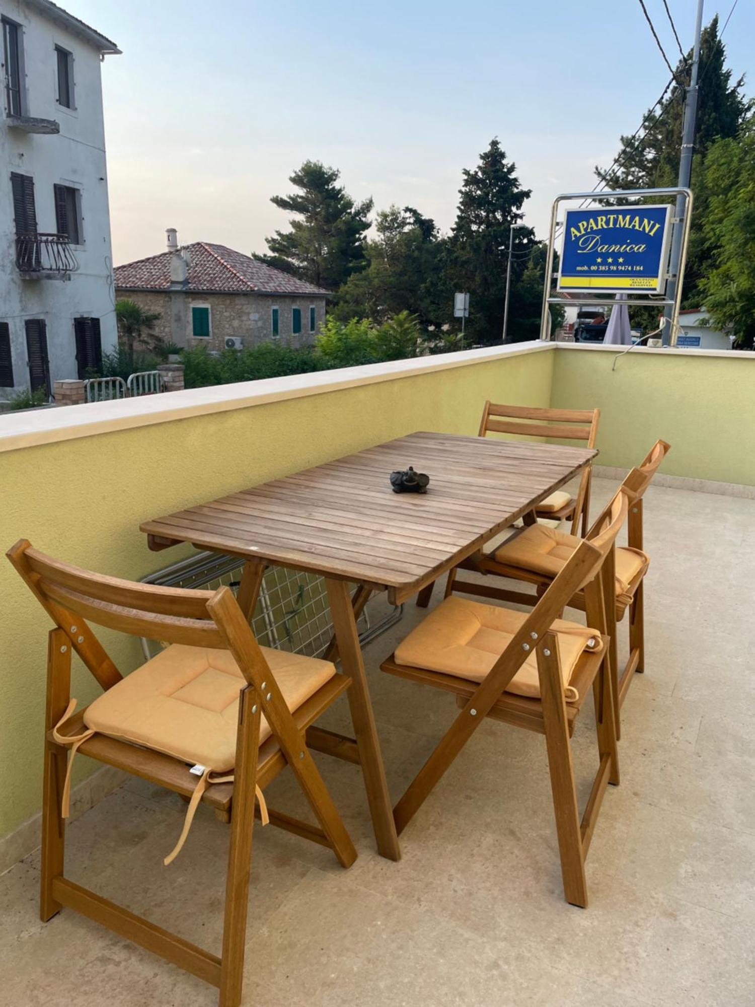 Apartmani Danica Nerezine Buitenkant foto