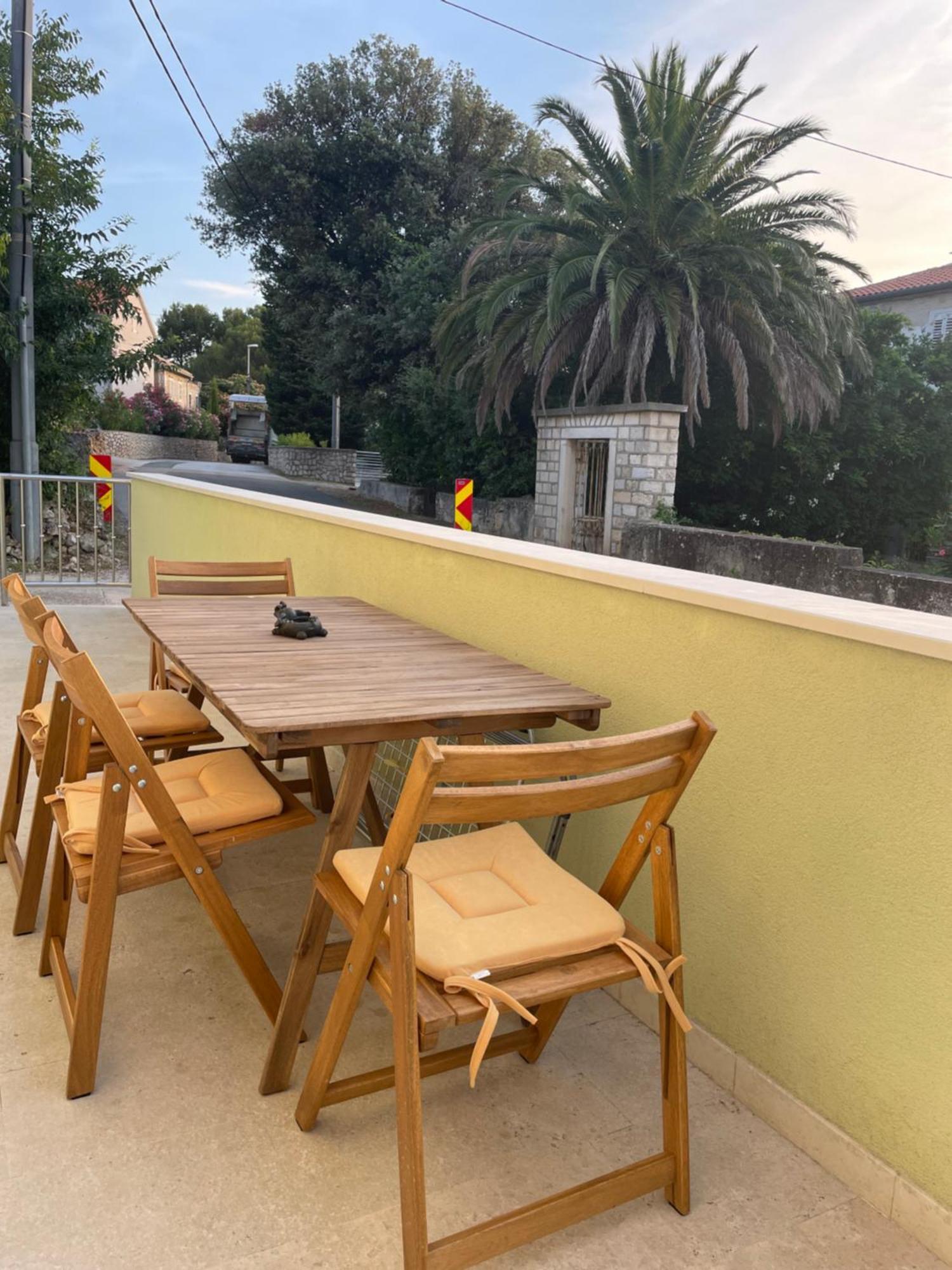 Apartmani Danica Nerezine Buitenkant foto