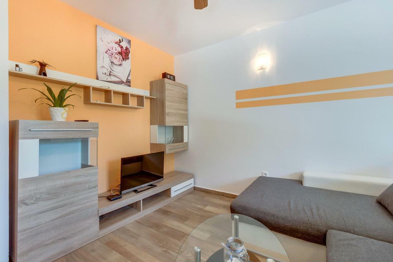 Apartmani Danica Nerezine Buitenkant foto