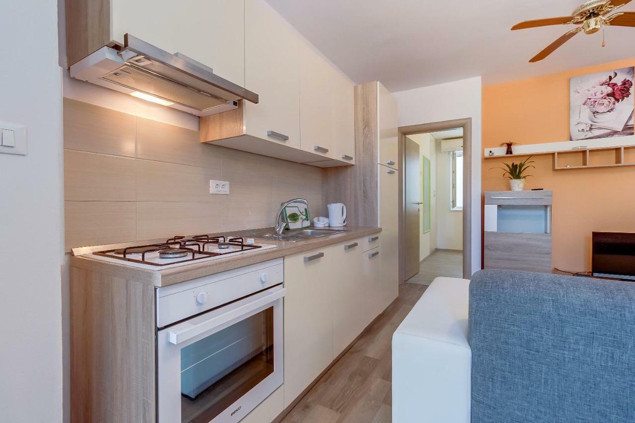 Apartmani Danica Nerezine Buitenkant foto