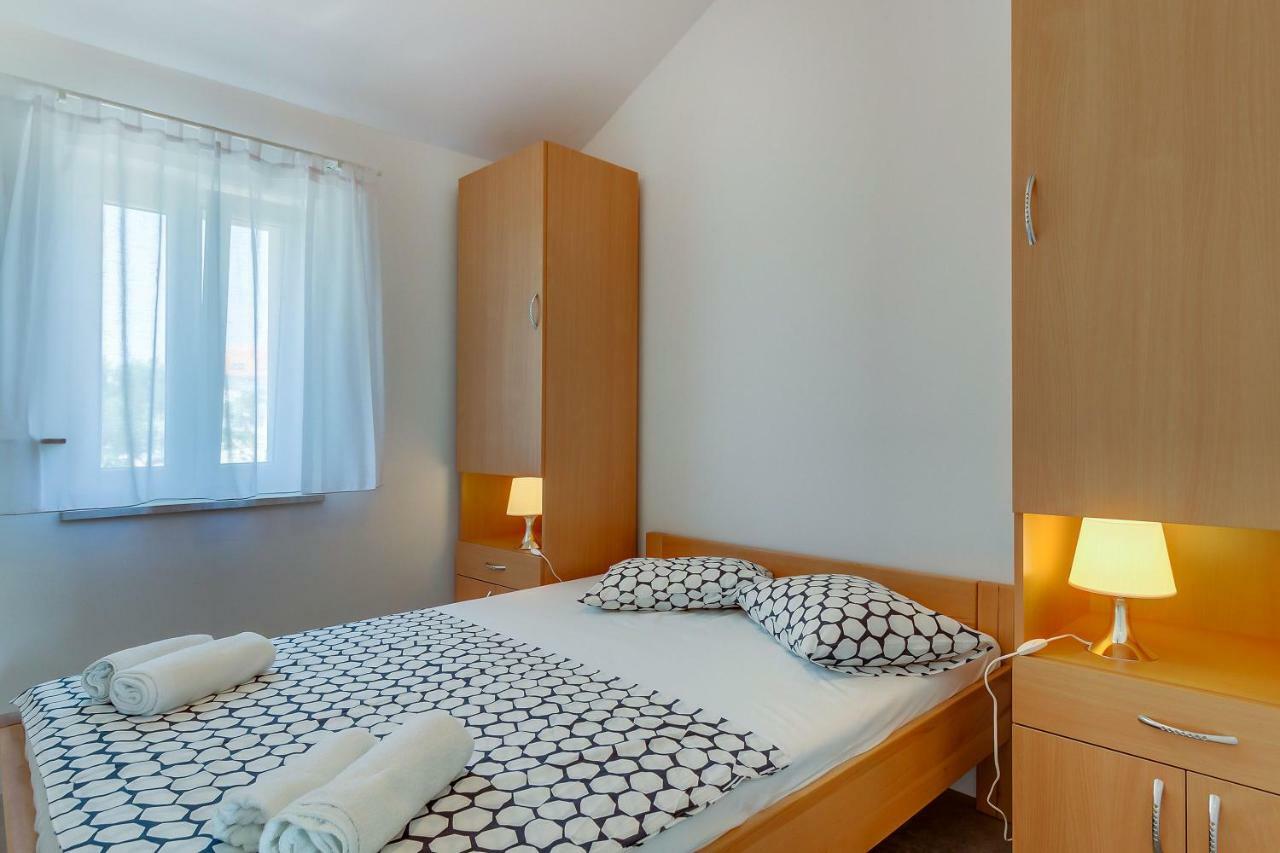 Apartmani Danica Nerezine Buitenkant foto