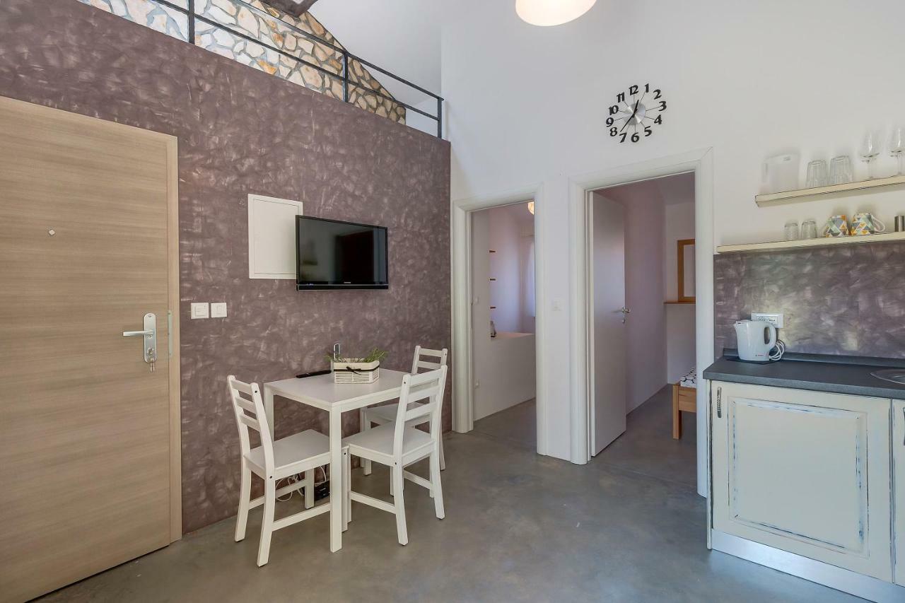 Apartmani Danica Nerezine Buitenkant foto